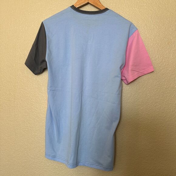 Sanrio Kuromi T-Shirt Size medium BoxLunch Short Sleeve W/Skull details Cotton - Picture 2 of 5